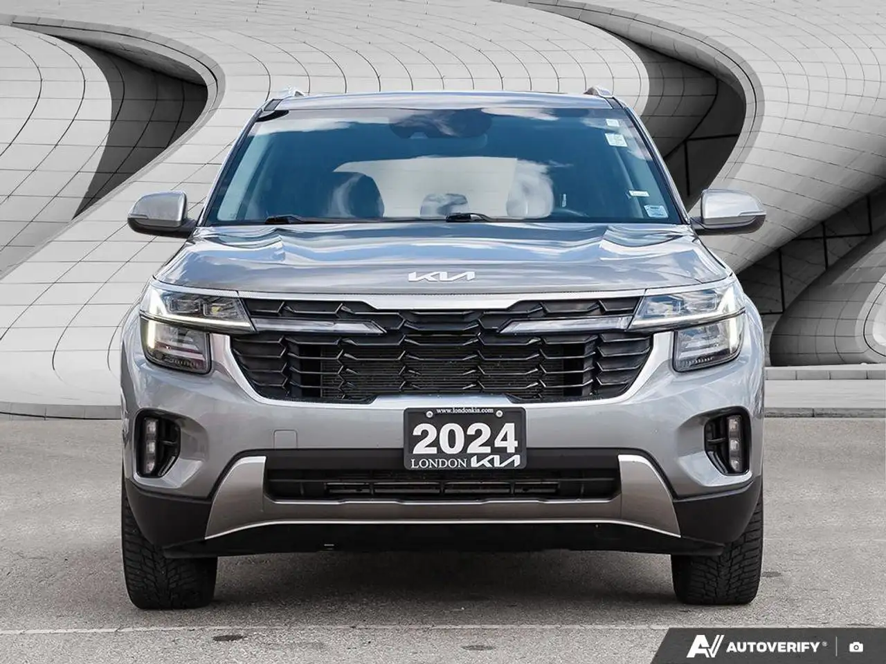 Kia Seltos снимка Kia Seltos