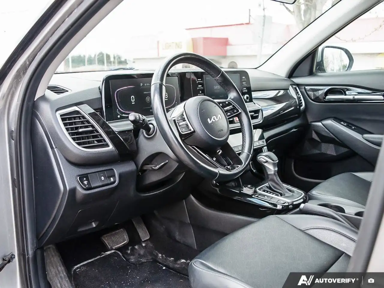 Kia Seltos снимка Kia Seltos