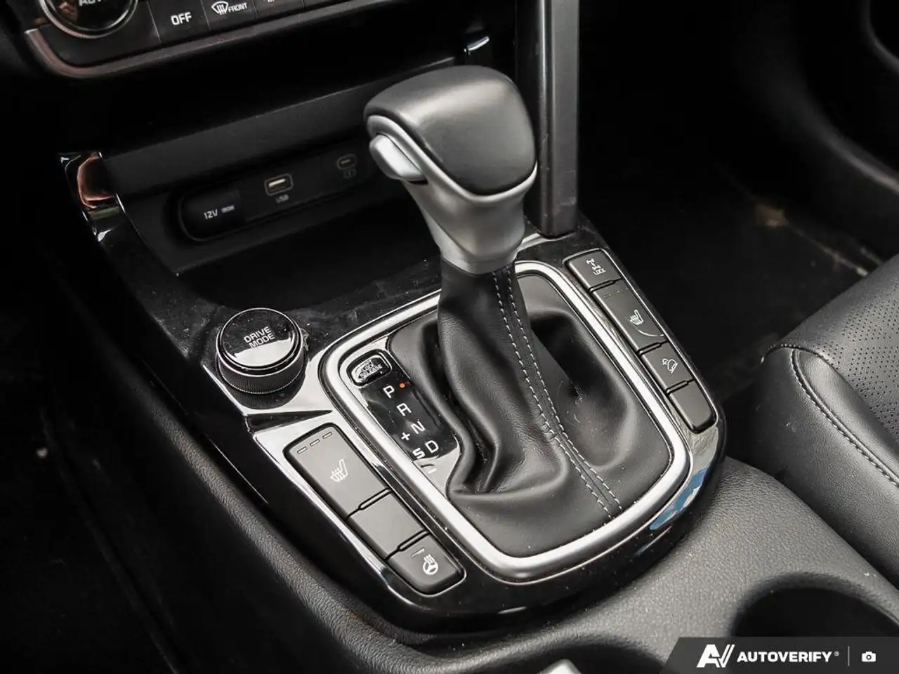 Kia Seltos снимка Kia Seltos