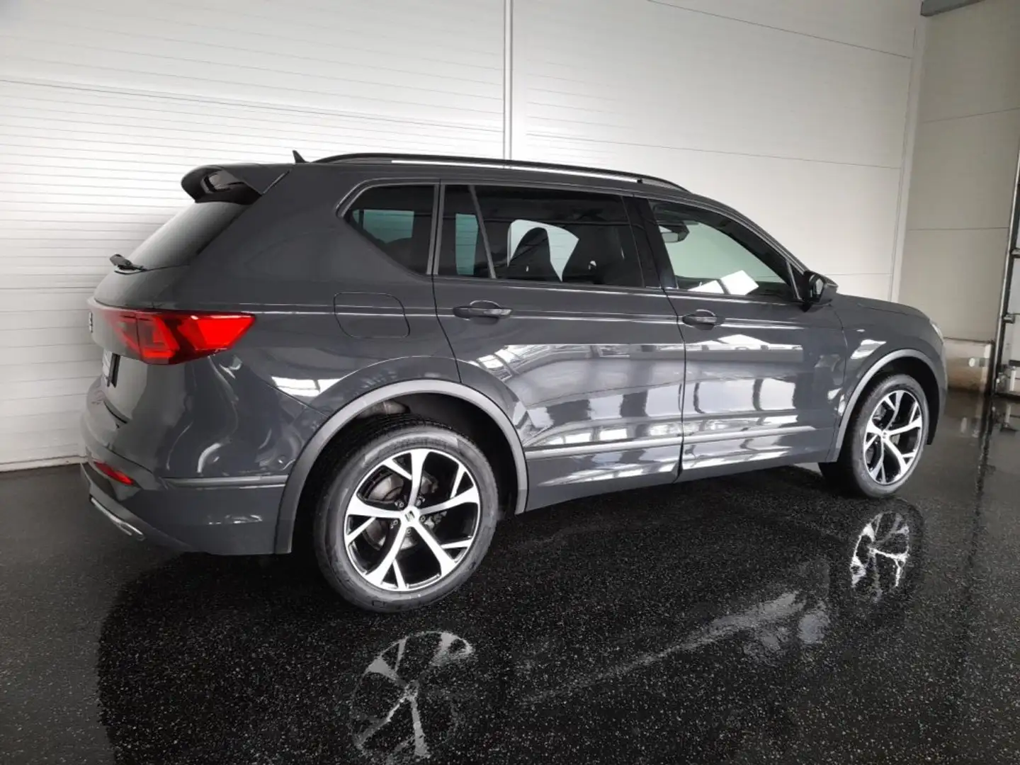 SEAT Tarraco FR-LINE 4x4 2,0 TDI DSG *VOLL-LED / NAVI / VIRTUELL / E-MEMORYSITZE / KAMERA / ACC / 3 ZONEN KLIMA* Grau - 2