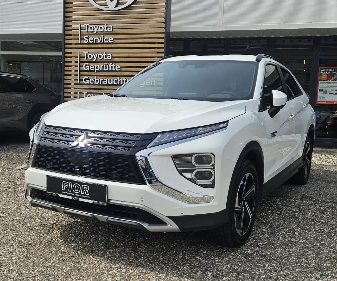 Mitsubishi Eclipse Cross Allrad 2,4 PHEV 4WD Intense Weiß - 1