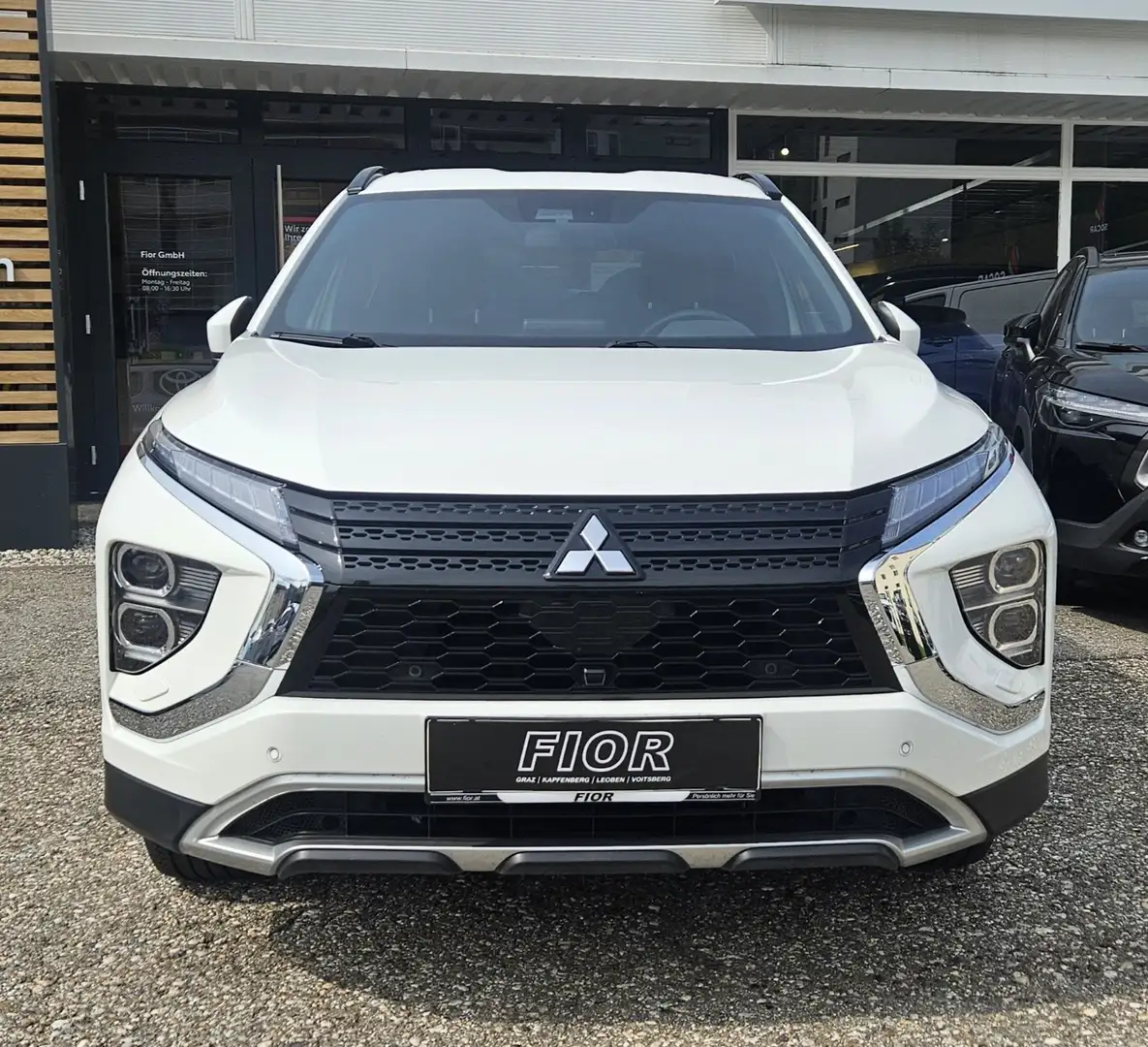 Mitsubishi Eclipse Cross Allrad 2,4 PHEV 4WD Intense Weiß - 2