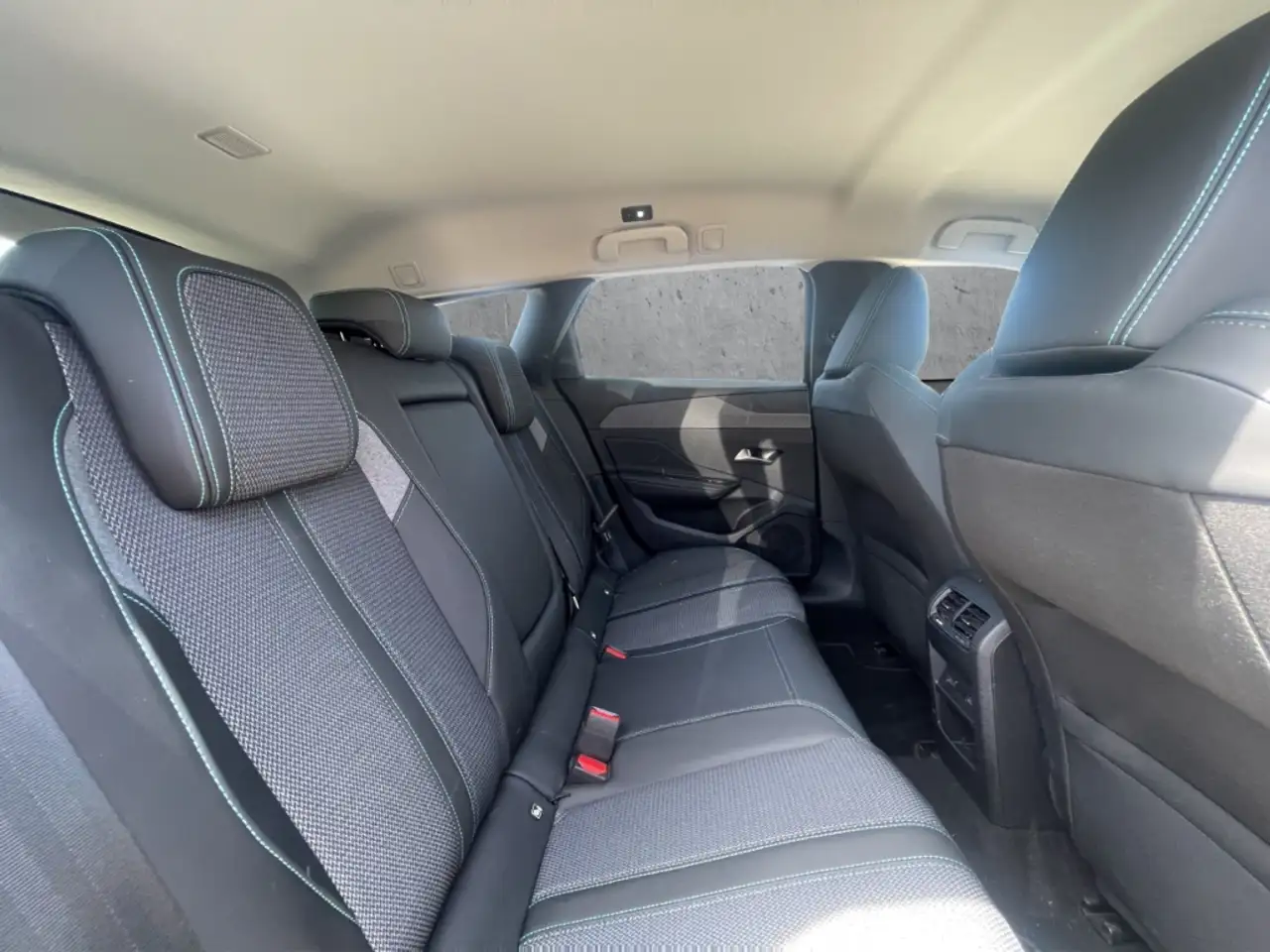 Peugeot 308 SW Allure PT 130 EAT8 Navi El. Sitz LED CarPlay Au, миниатюра 14