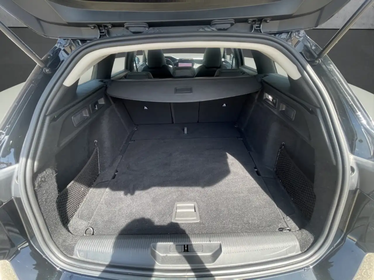 Peugeot 308 SW Allure PT 130 EAT8 Navi El. Sitz LED CarPlay Au, миниатюра 7
