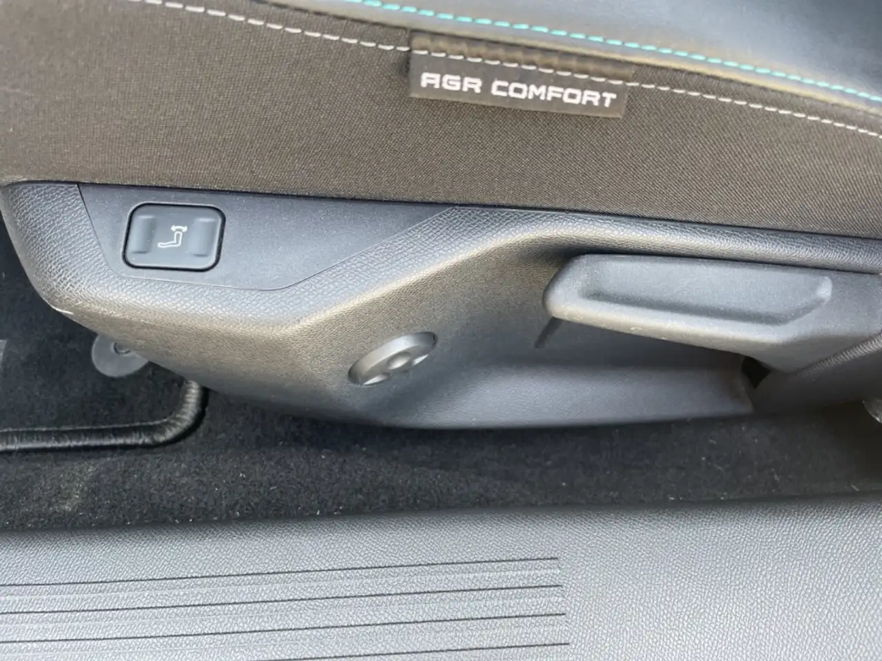 Peugeot 308 SW Allure PT 130 EAT8 Navi El. Sitz LED CarPlay Au, миниатюра 19