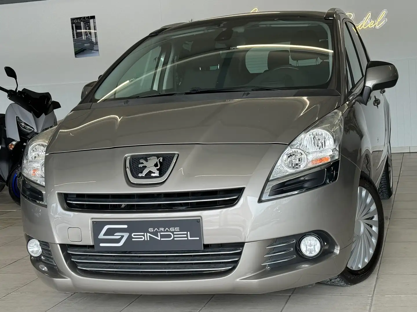 Peugeot 5008 1.6 HDi *BOITE AUTOMATIQUE*GARANTIE 1 AN* Brons - 1