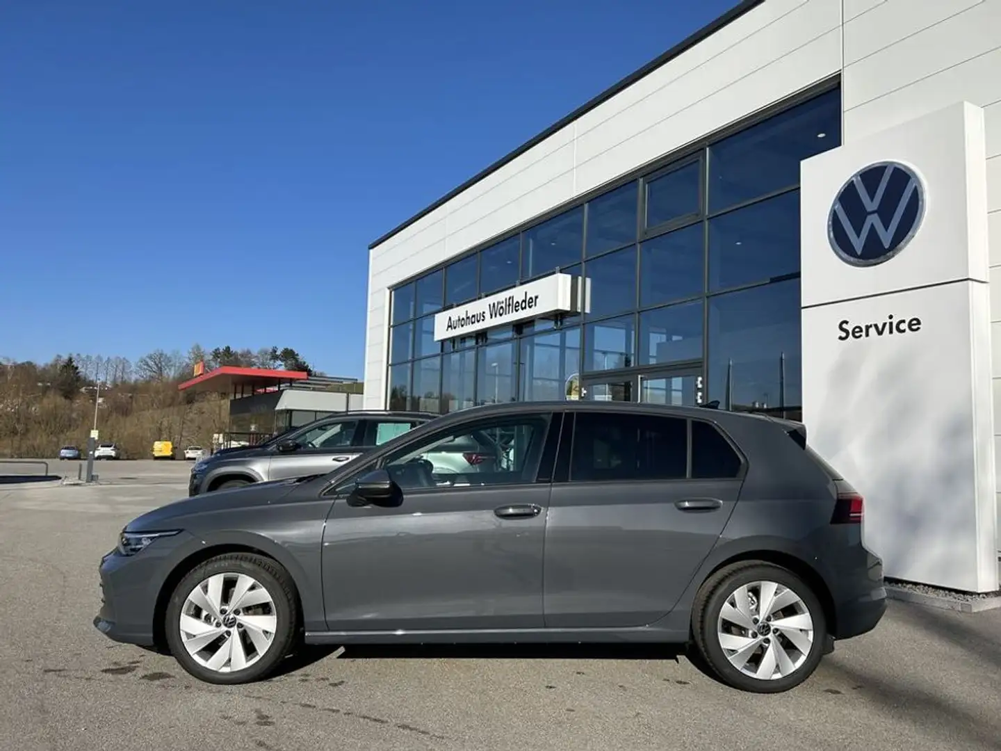 Volkswagen Golf 1.5 TSI 85 kW Life Grijs - 2