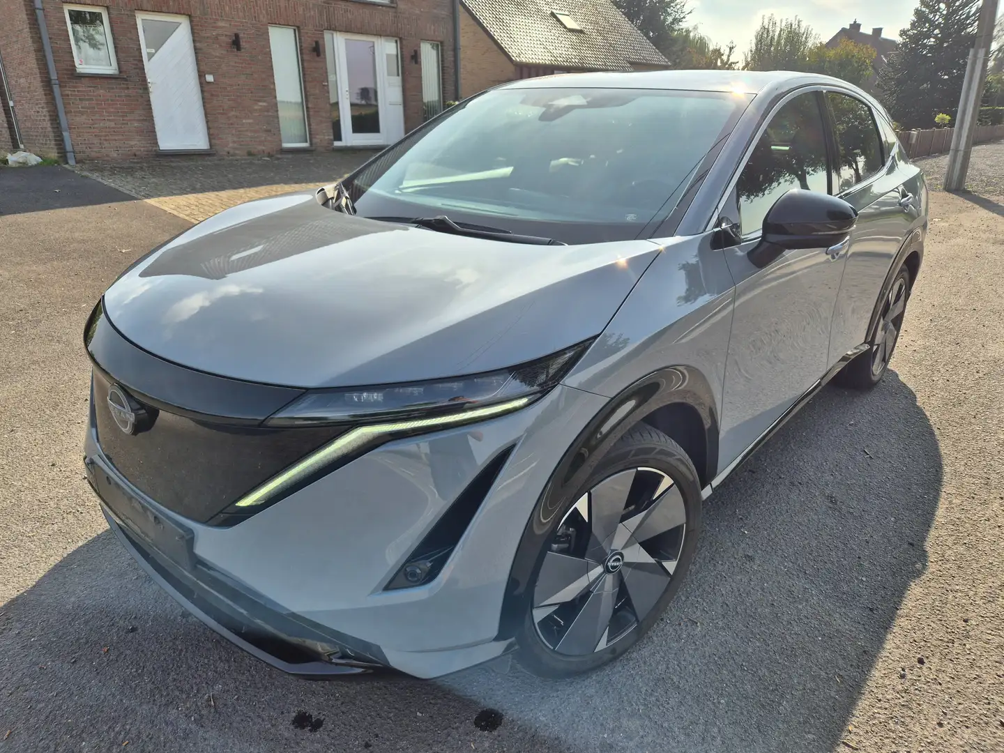 Nissan Ariya ADVANCE Toit Pano / Camera 360 / PRO Pilot Assist Grijs - 1