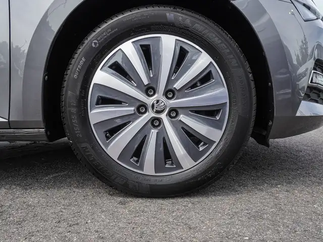 Skoda Superb view 7