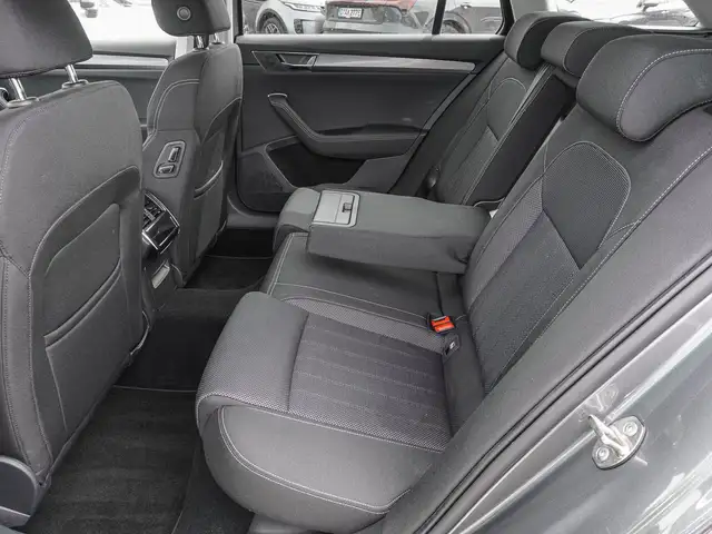 Skoda Superb view 16