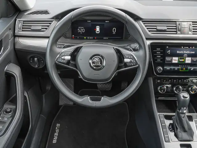 Skoda Superb view 11
