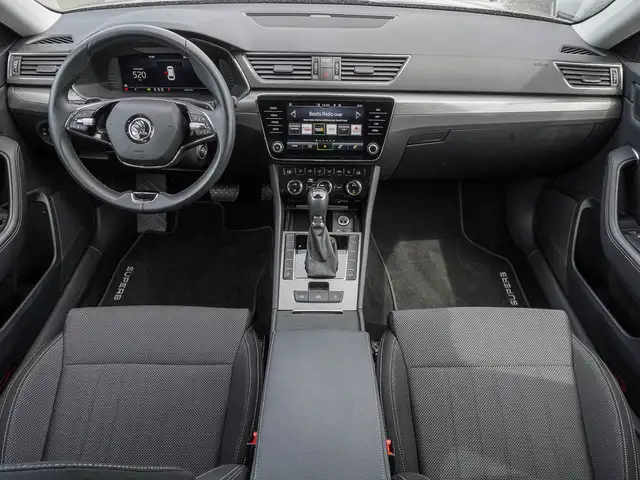 Skoda Superb view 10