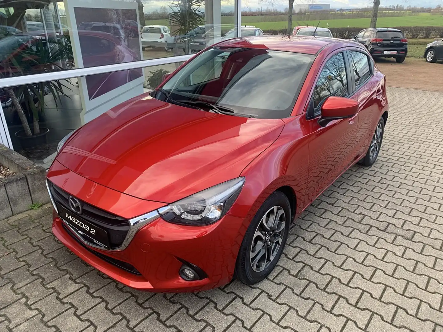 Mazda 2 SKYACTIV-G 90 Nakama SHZ Rouge - 2