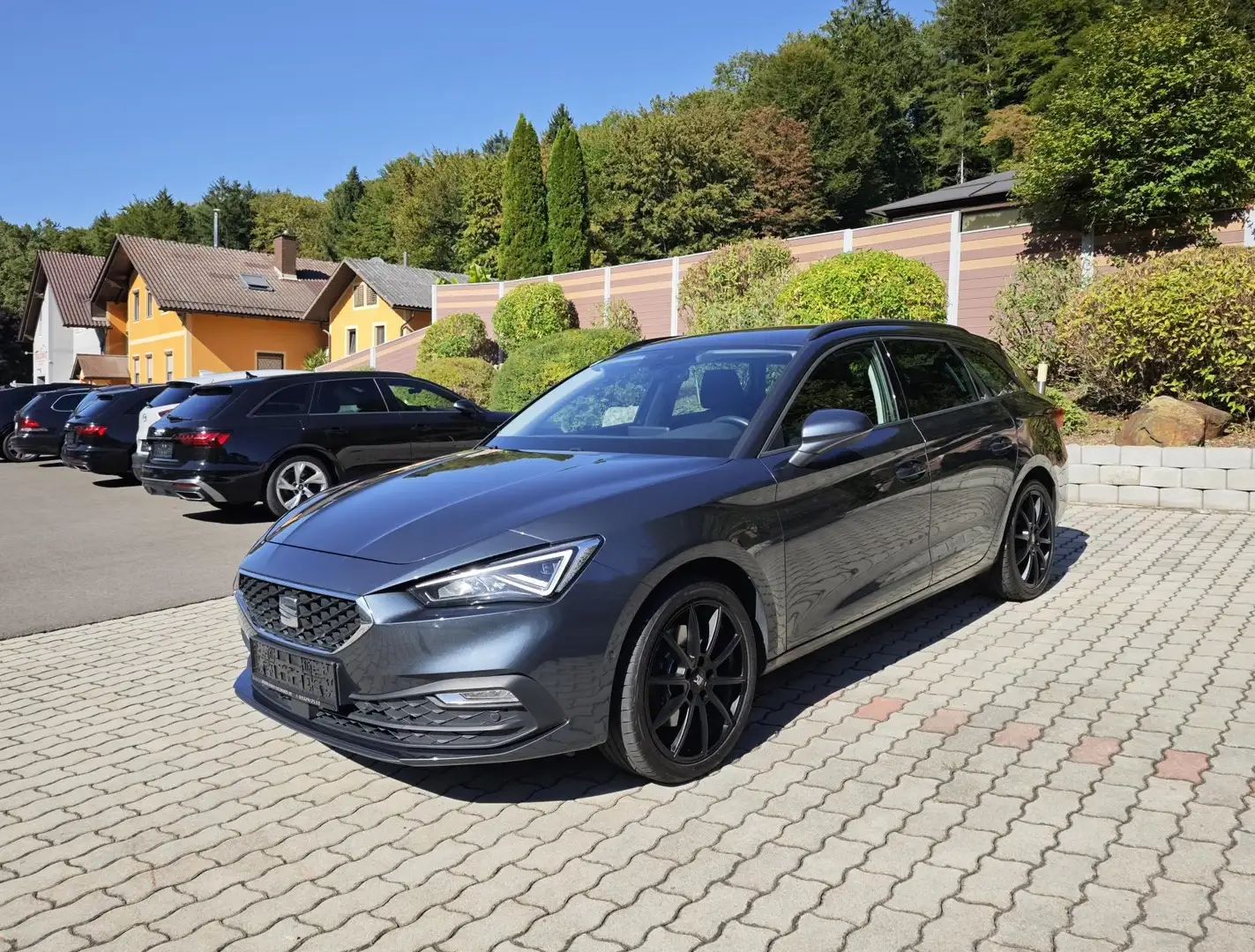 SEAT Leon Leon SP Style TDI DSG*Navi*LED*18 Zoll*AHK* Grau - 2