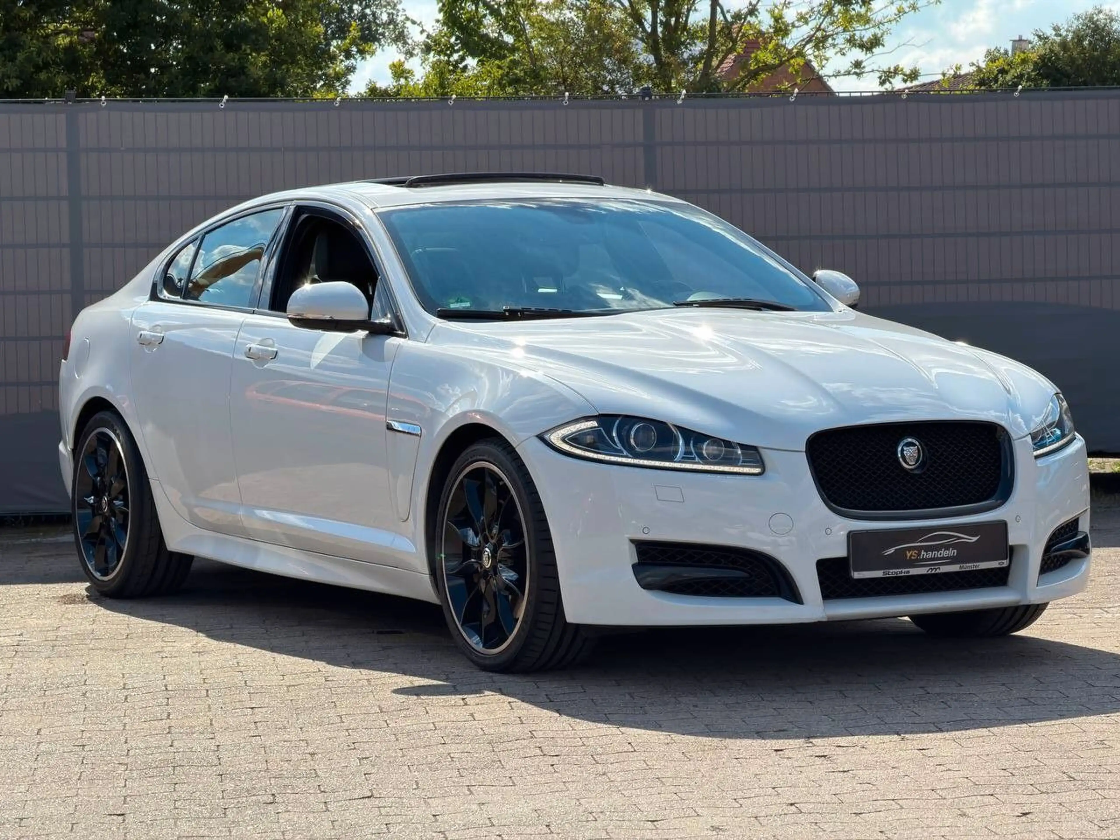 Jaguar XF 3.0 V6 Diesel S /NAVI/ RFK/ SZH/ VL/ SK