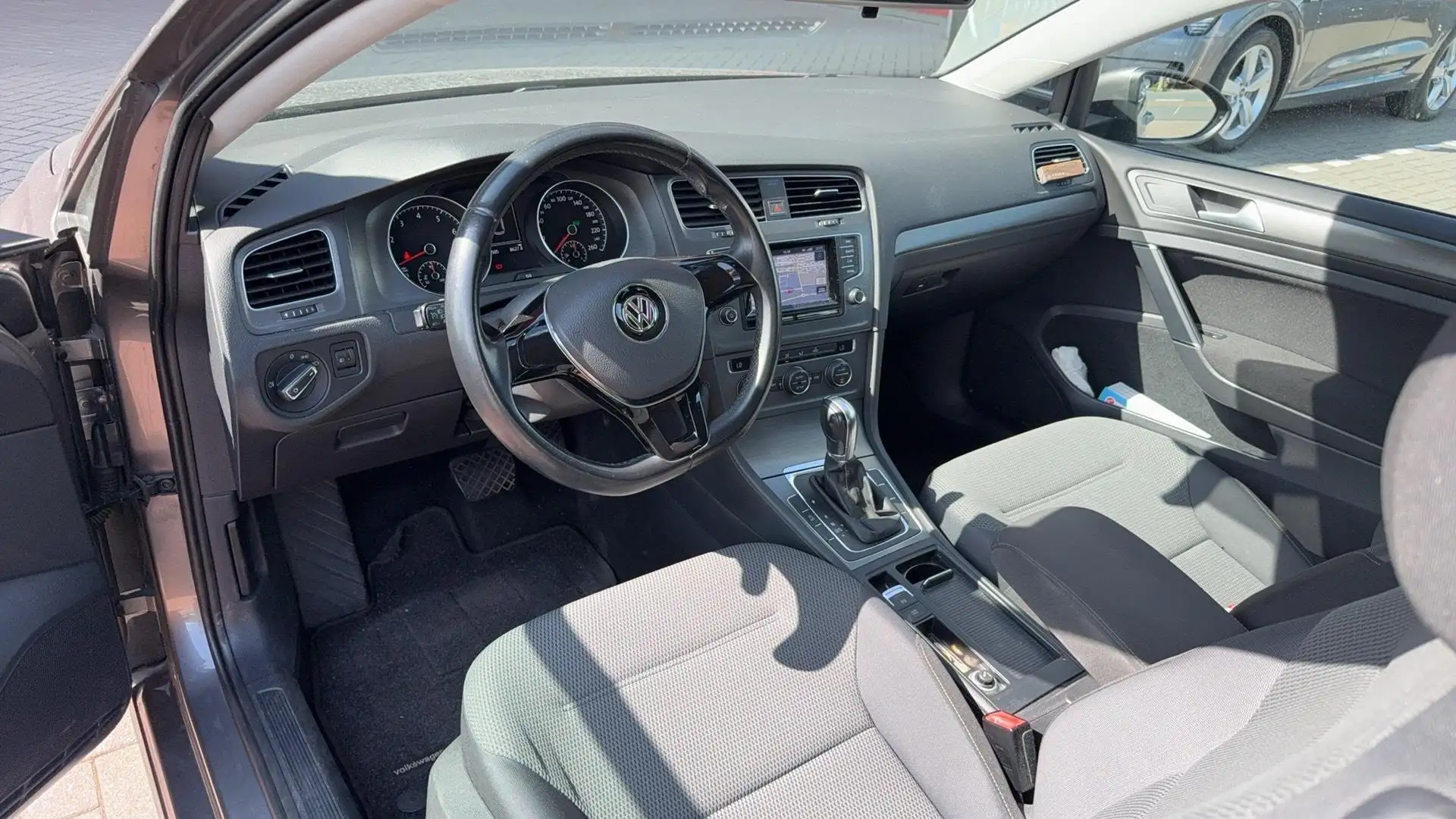 Volkswagen Golf 1.2 TSI Comfortline | AUTOMAAT DSG | Grijs - 2