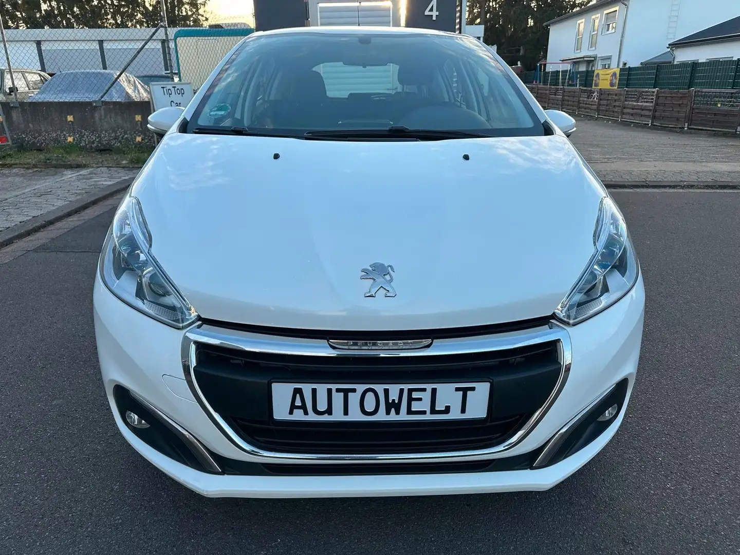 Peugeot 208 1.2 Active LED Klimaanlage 1 Hand PDC - 2
