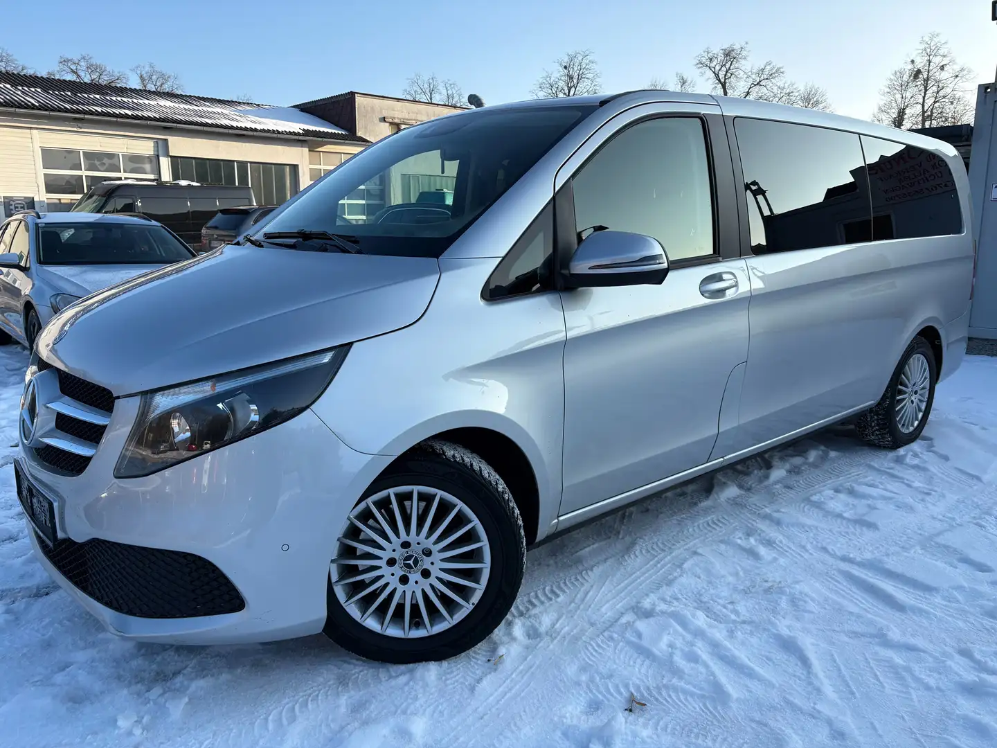 Mercedes-Benz V 220 V 220 d Kombi extra lang Aut*NEUWERTIG*TOP ZUSTAND Silber - 1