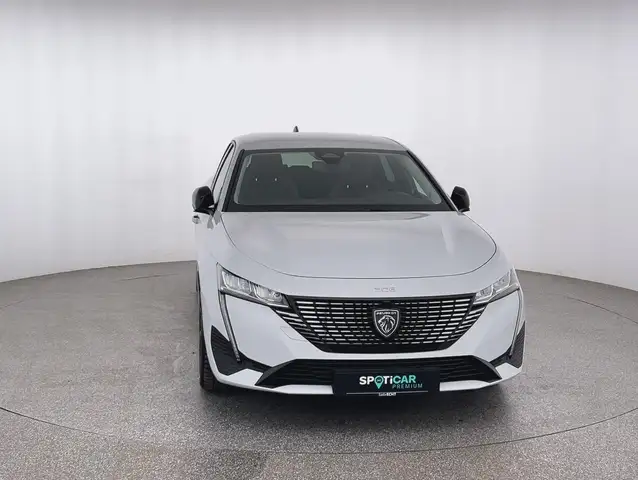 Peugeot 308 view 2