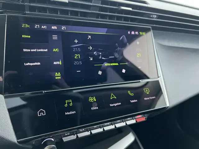 Peugeot 308 view 12