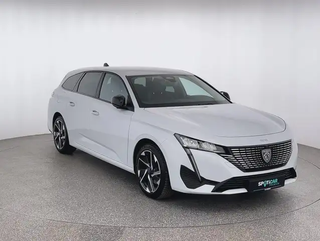 Peugeot 308 view 3