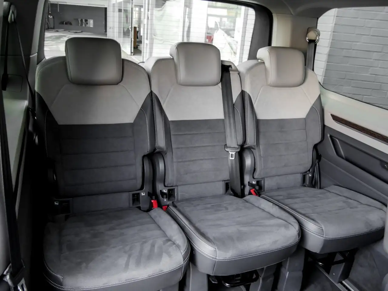 Volkswagen T7 Multivan Style 2.0 TDI DSG LÜ IQ.Light Standh. Navi Keyless 13