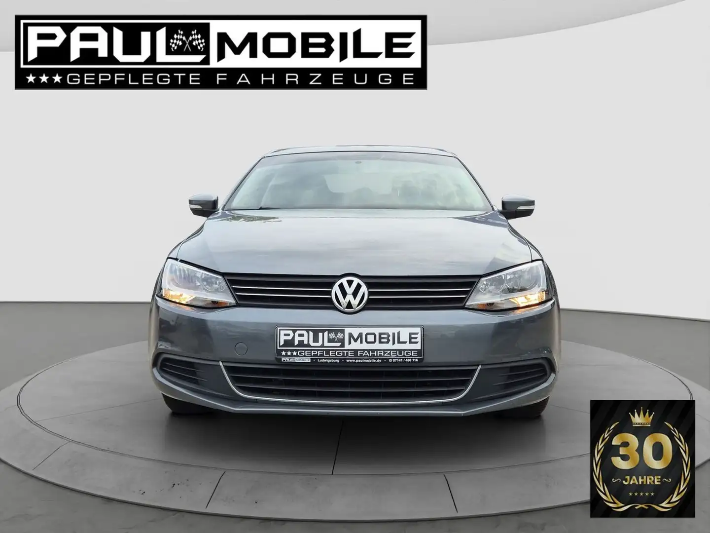 Volkswagen Jetta Automatik Navi Leder SHZ Glasdach R-Cam * Grau - 2