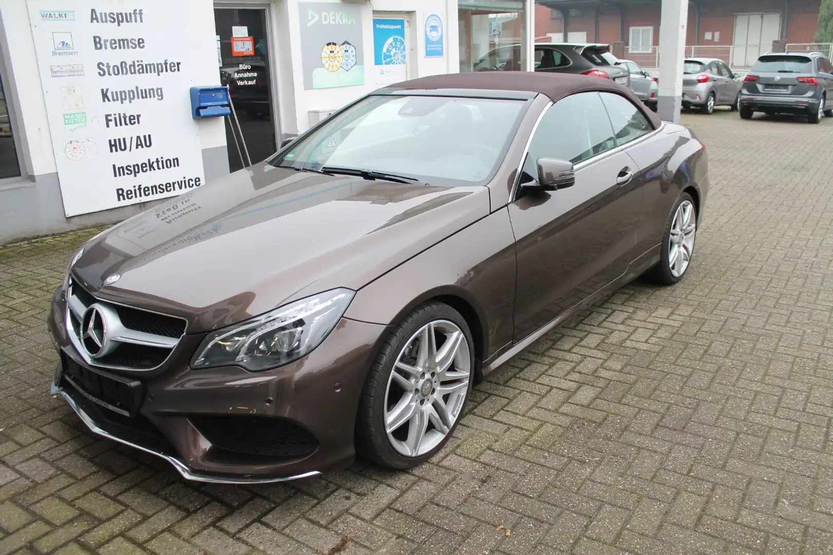 Mercedes-Benz E 250 E -Klasse Cabrio E 250 BlueTec / d Hnědá - 1