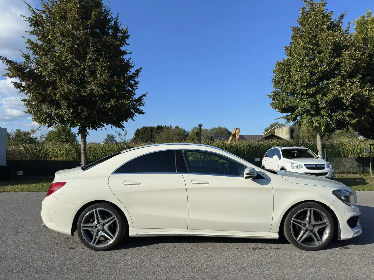 Mercedes-Benz CLA 200 AMG-Line 4-Matic Mercedes Motor kein Renault Motor Weiß - 2