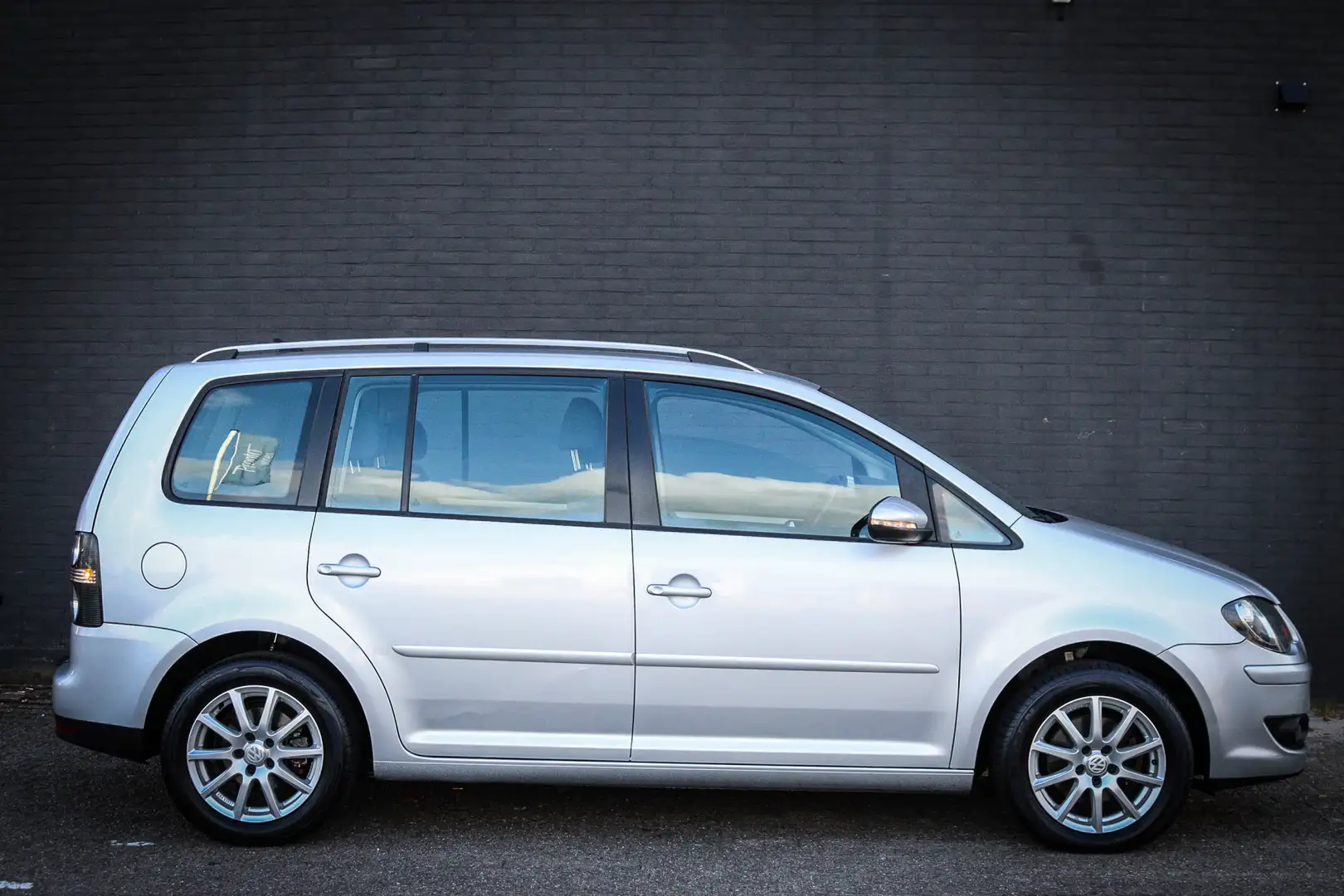 Volkswagen Touran 1.4 TSI Comfortline Nu 4.750,- ! Šedá - 2