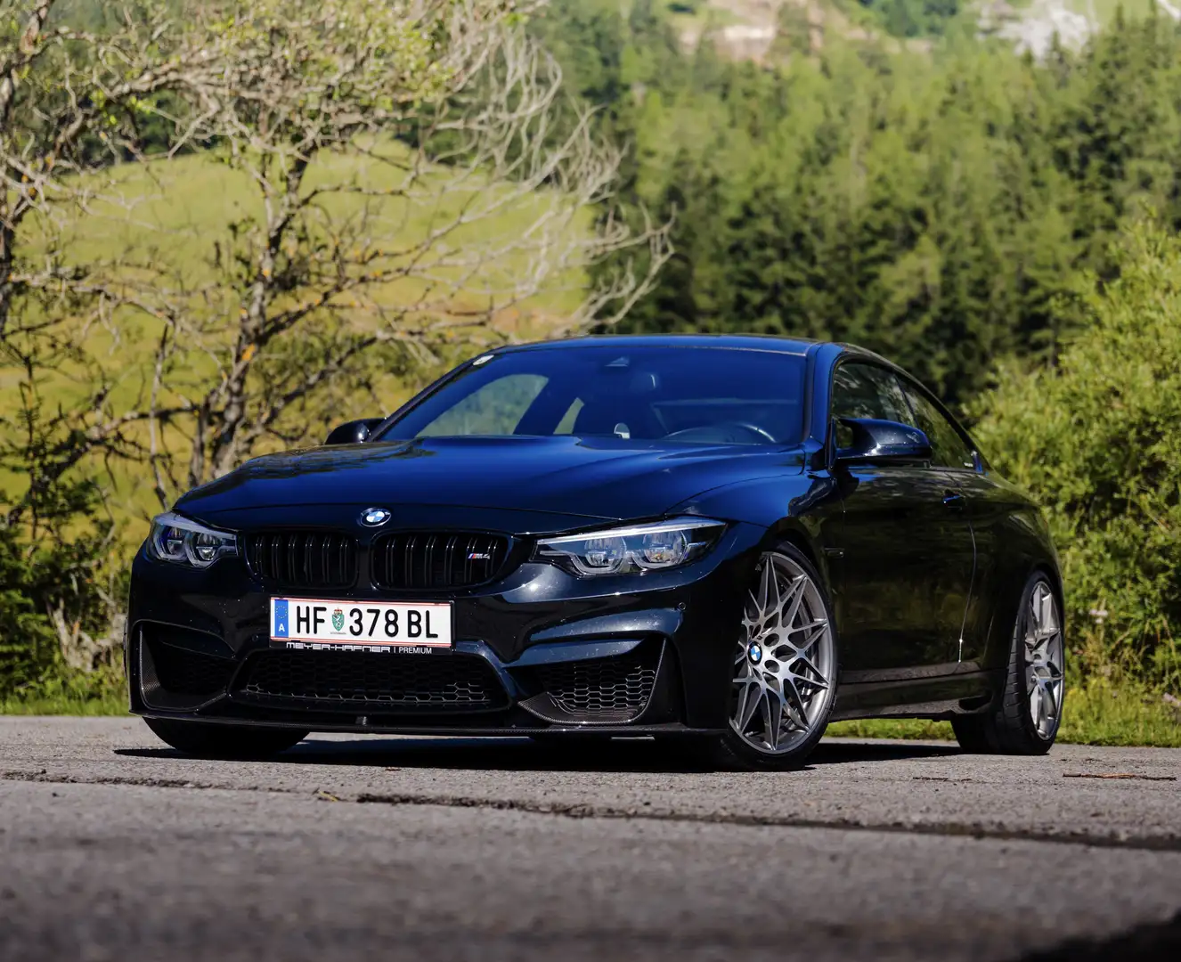 BMW M4 Competition Schwarz - 1