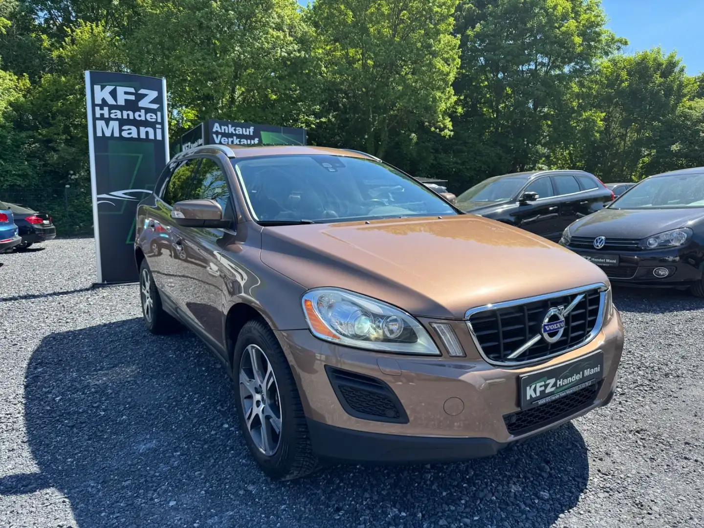 Volvo XC60 Summum AWD*DSG*PDC*NAVI Braun - 1