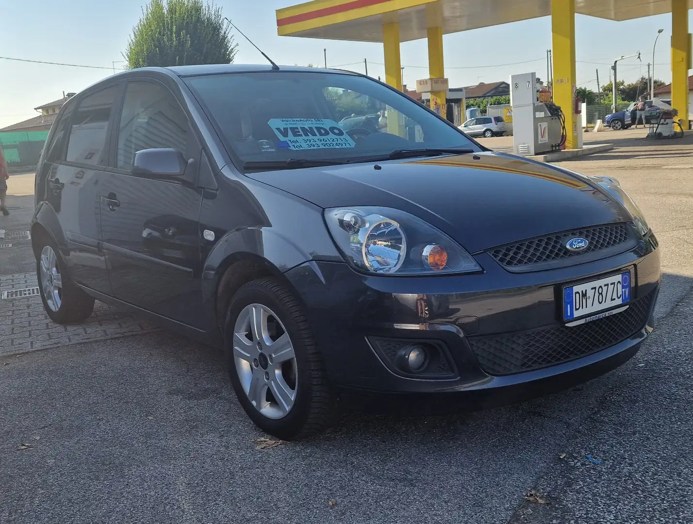 Ford Fiesta Fiesta V 2006 5p 1.2 Ghia Gris - 1