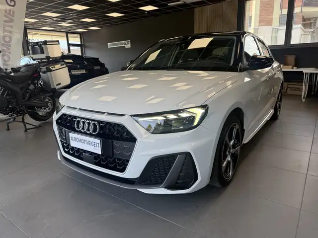 Audi A1 A1 II Sportback 25 1.0 tfsi S Line