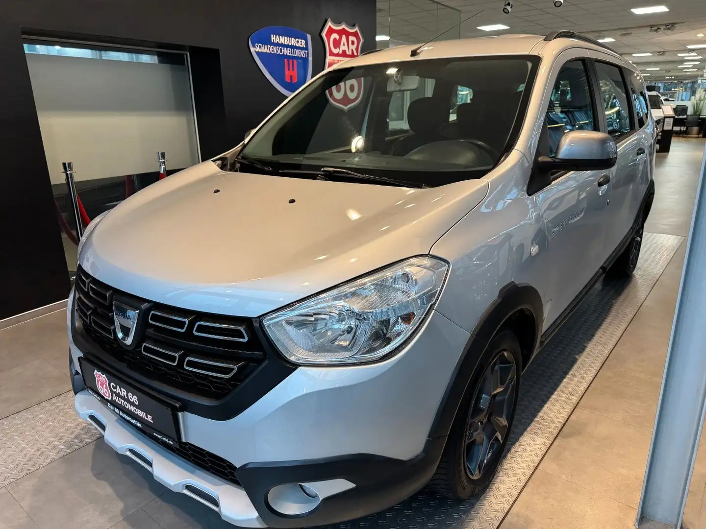 Dacia Lodgy Stepway Celebration Grau - 1