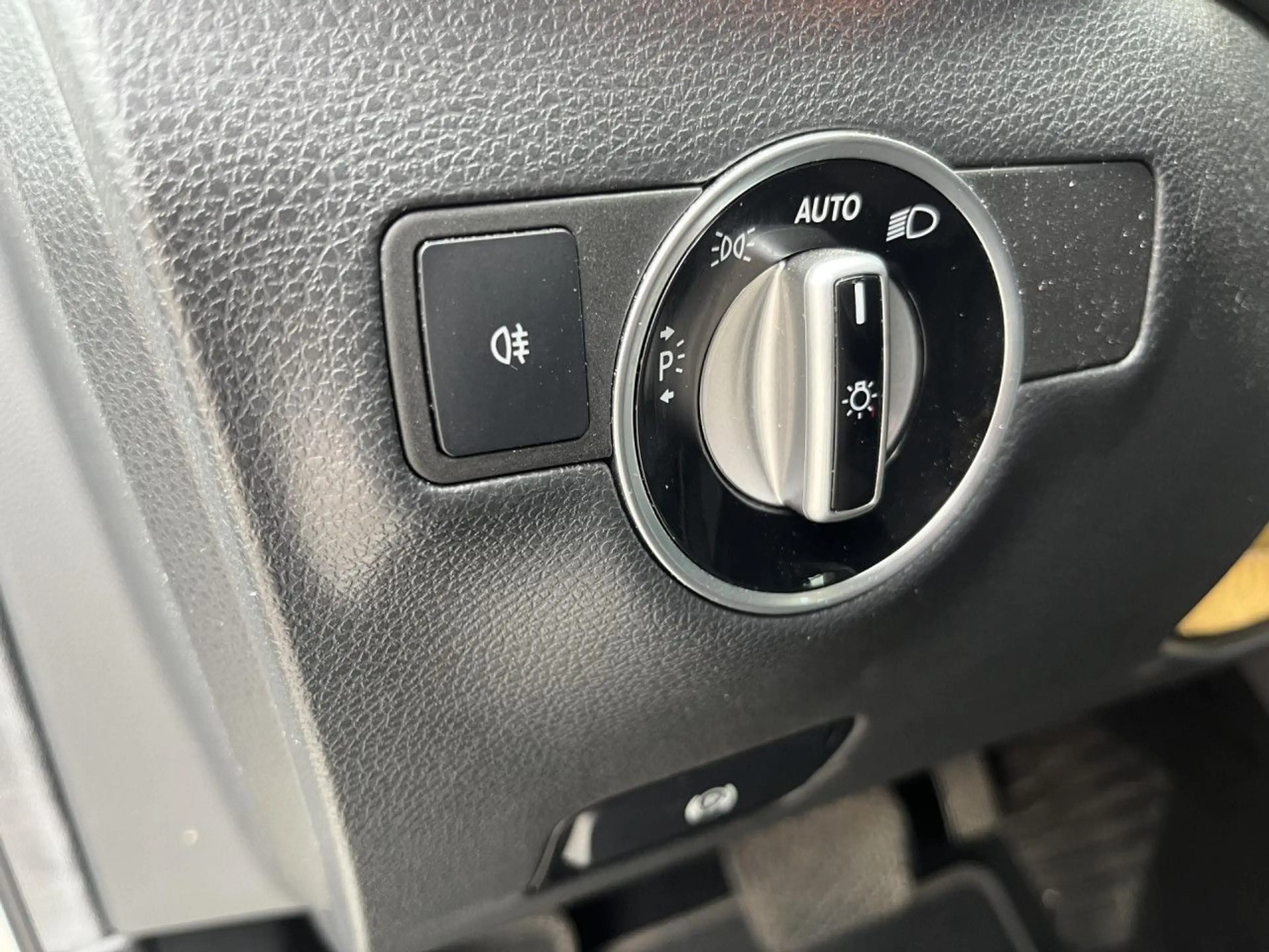 Mercedes-Benz B 200 7G-DCT AHK App Sitzheizung Xenon PDC — photo 10