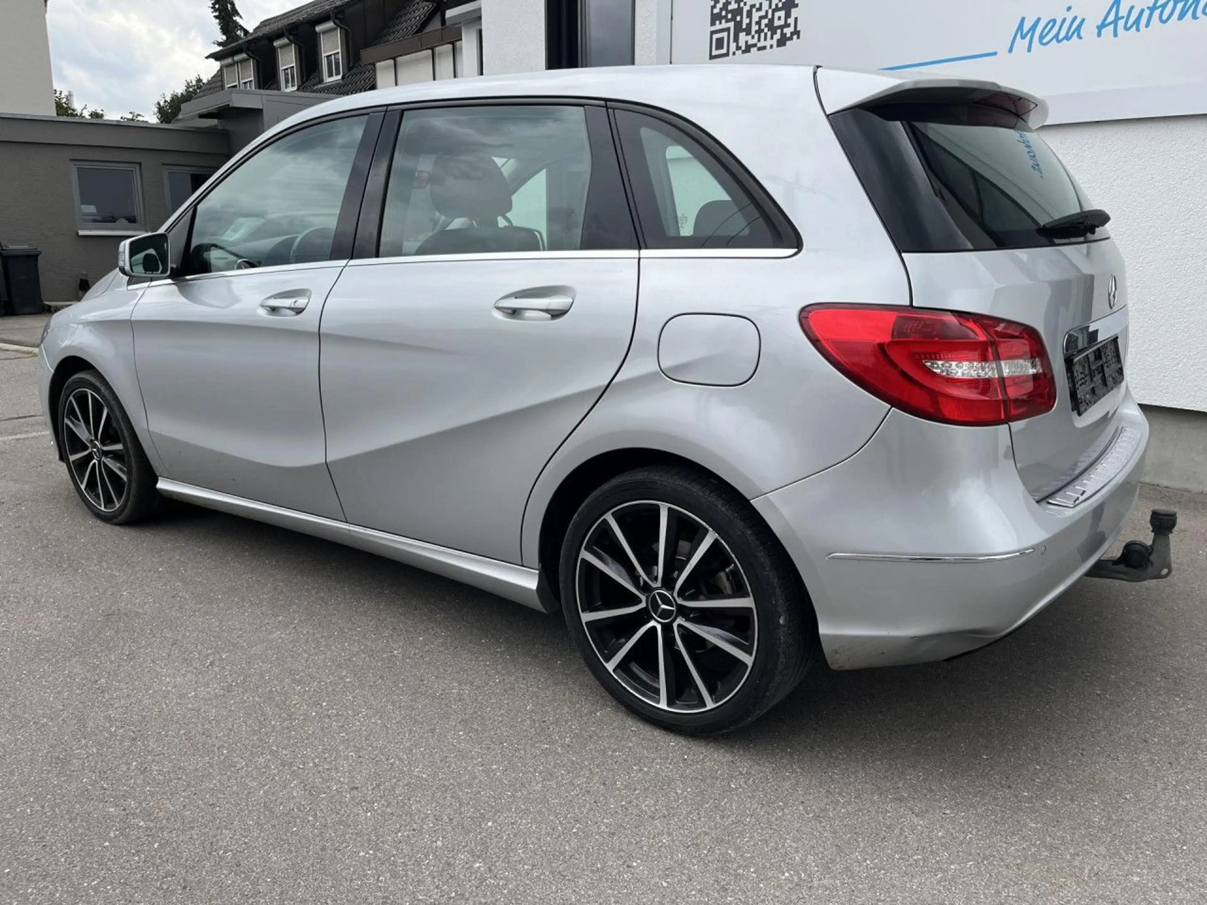 Mercedes-Benz B 200 7G-DCT AHK App Sitzheizung Xenon PDC — photo 5