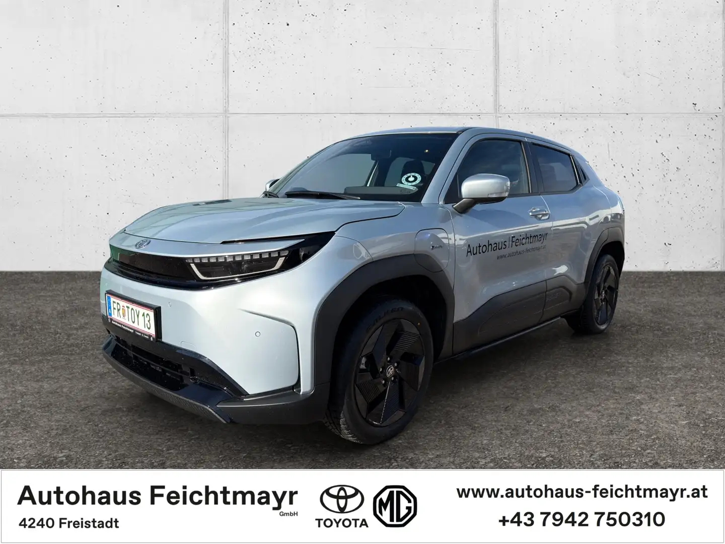 Toyota Urban Cruiser AWD-i Teamplayer Elektrik 5t. Silber - 1