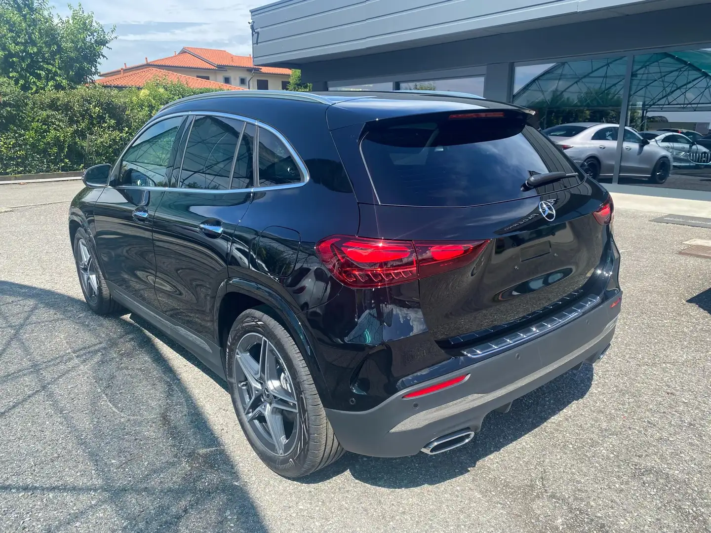 Mercedes-Benz GLA 200 D Automatic 4Matic AMG Line Premium Nero - 2