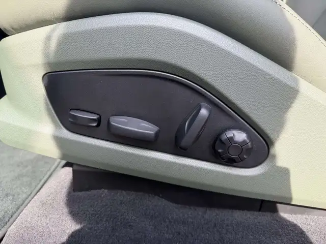 Porsche Macan view 22