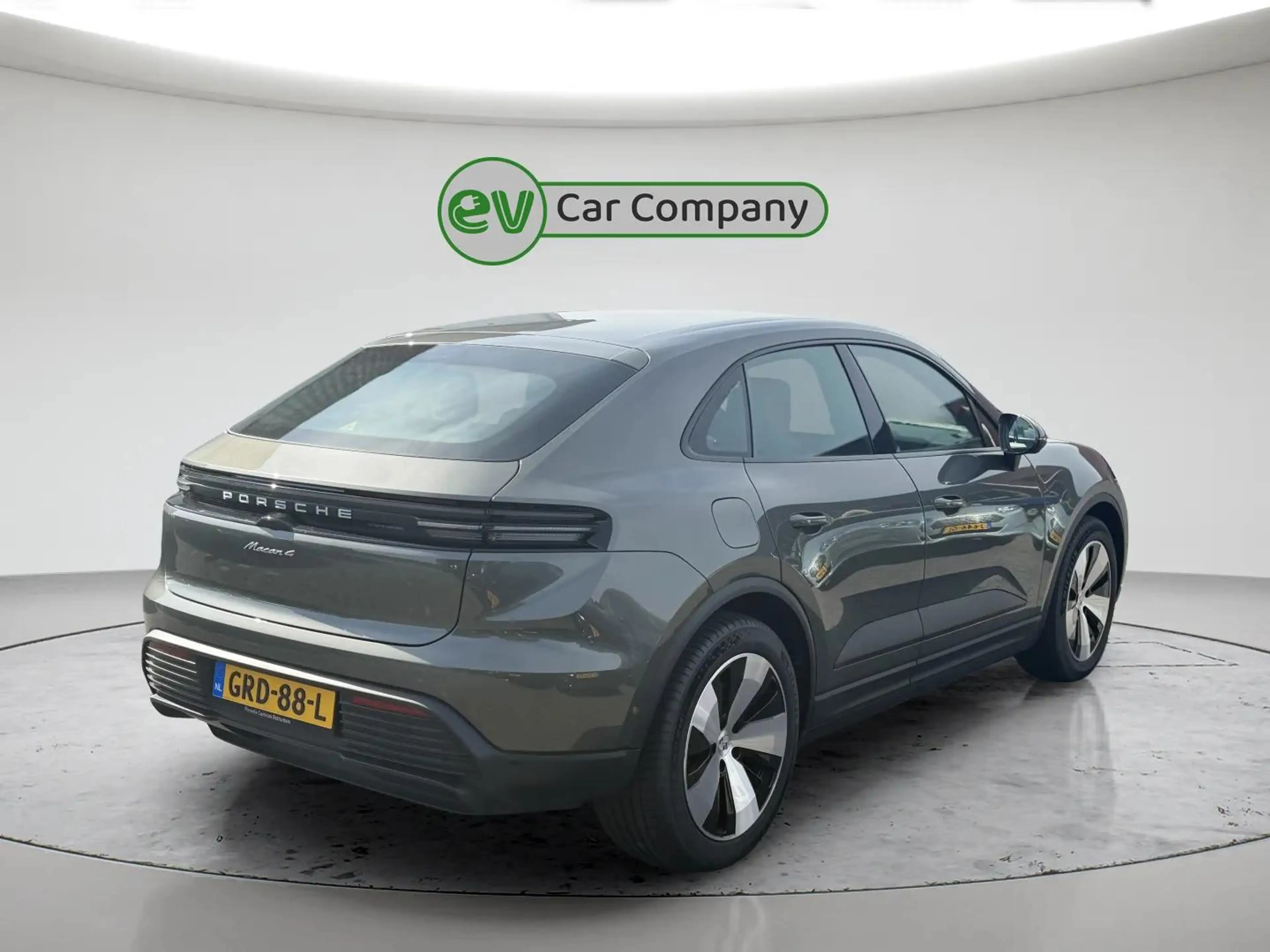 Porsche Macan 4 100 kWh | SOH 99% | Headup | Bose Audio | Ledere — photo 3