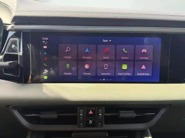 Porsche Macan view 15