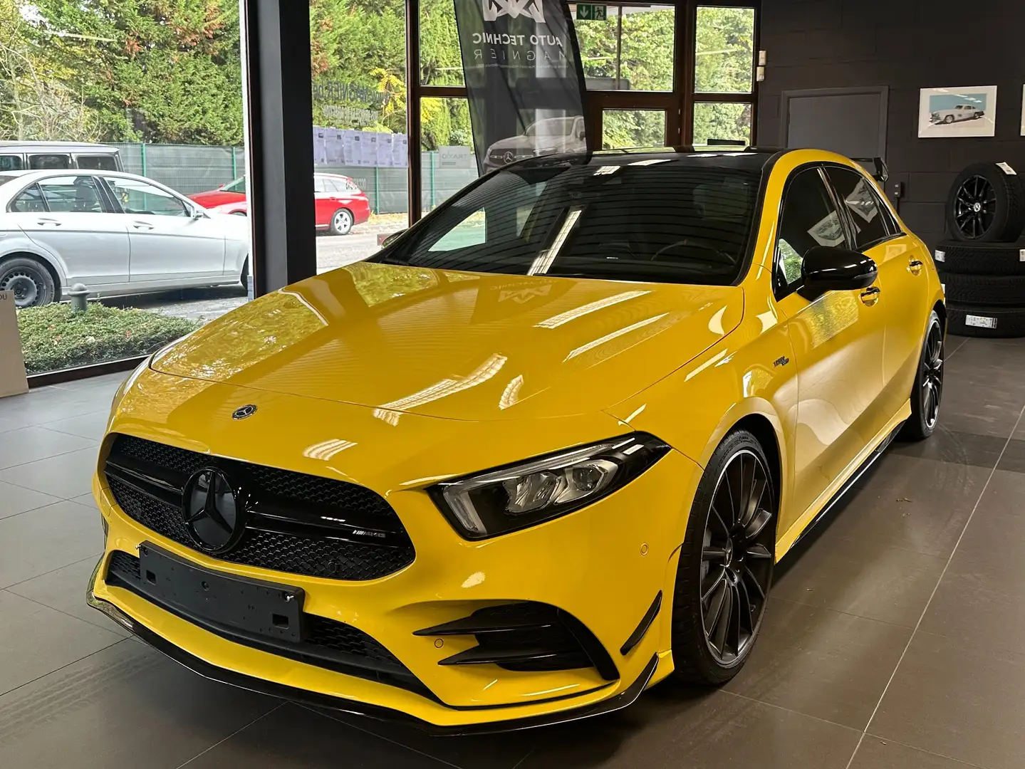 Mercedes-Benz A 35 AMG A 35 AMG 4-Matic Geel - 1