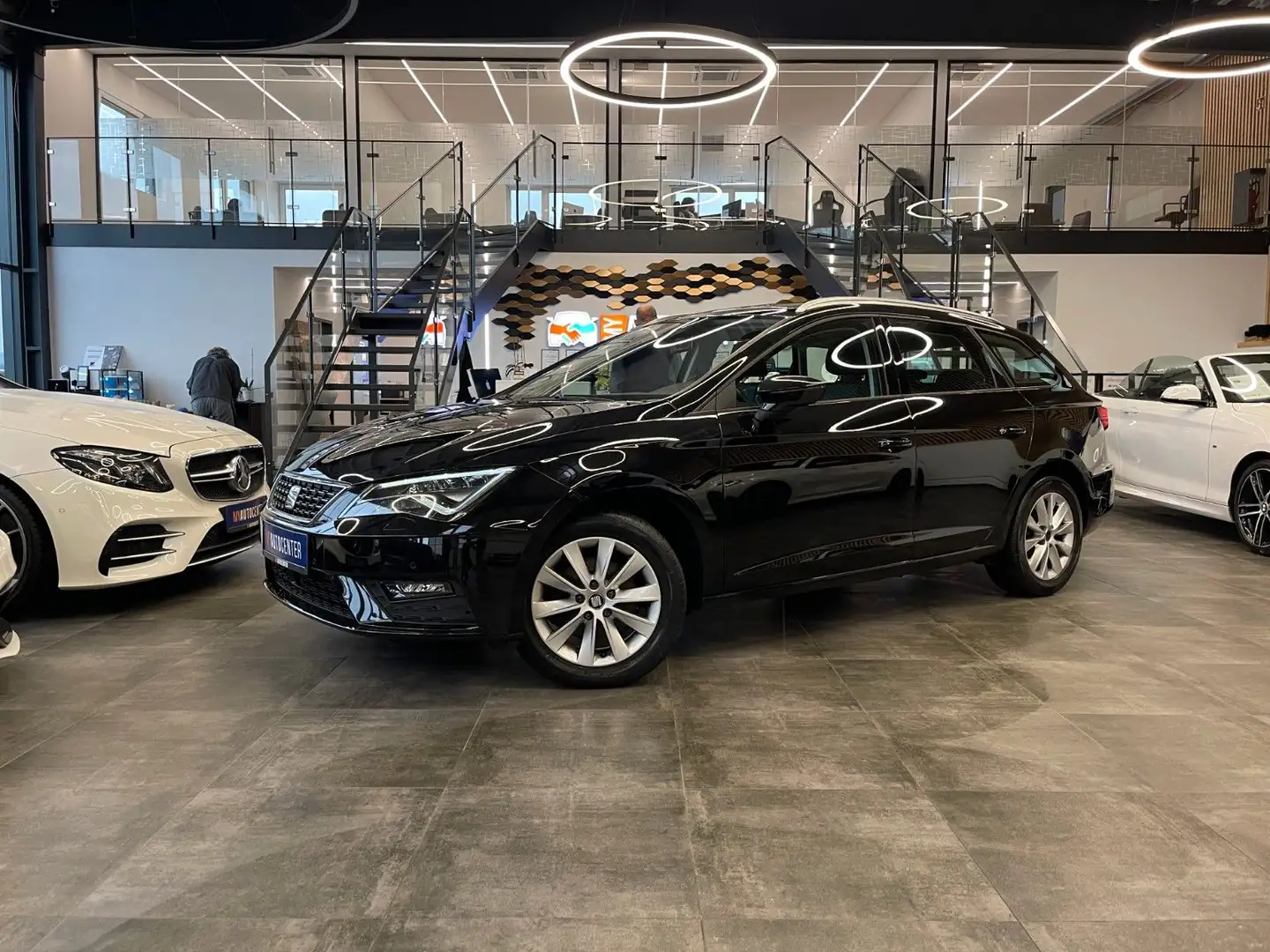 SEAT Leon ST Style *Navi*LED*PDC*Euro 6* Schwarz - 1