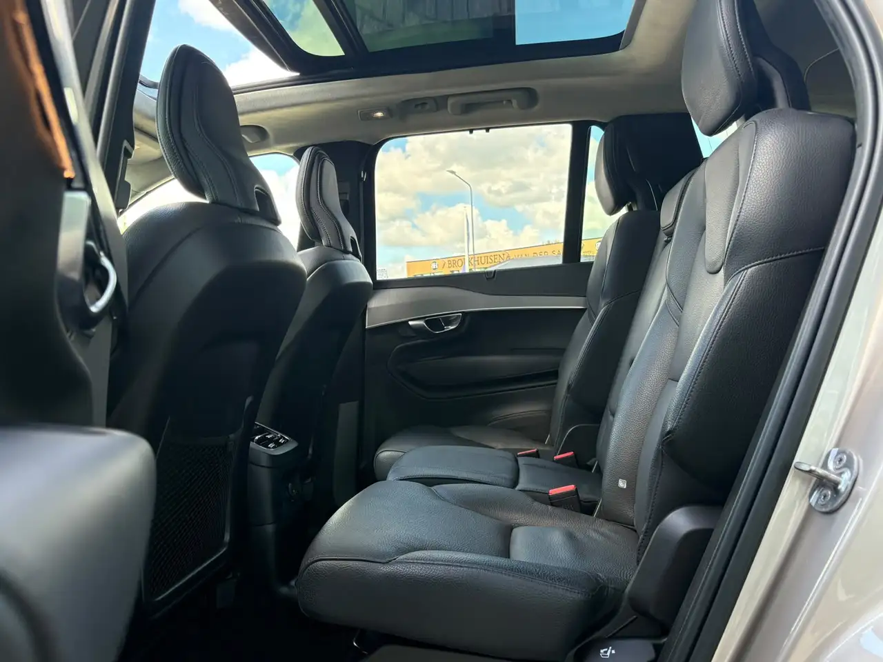 Volvo XC90 2.0 T8 Recharge AWD Ultimate Dark 455pk Luchtverin, миниатюра 18