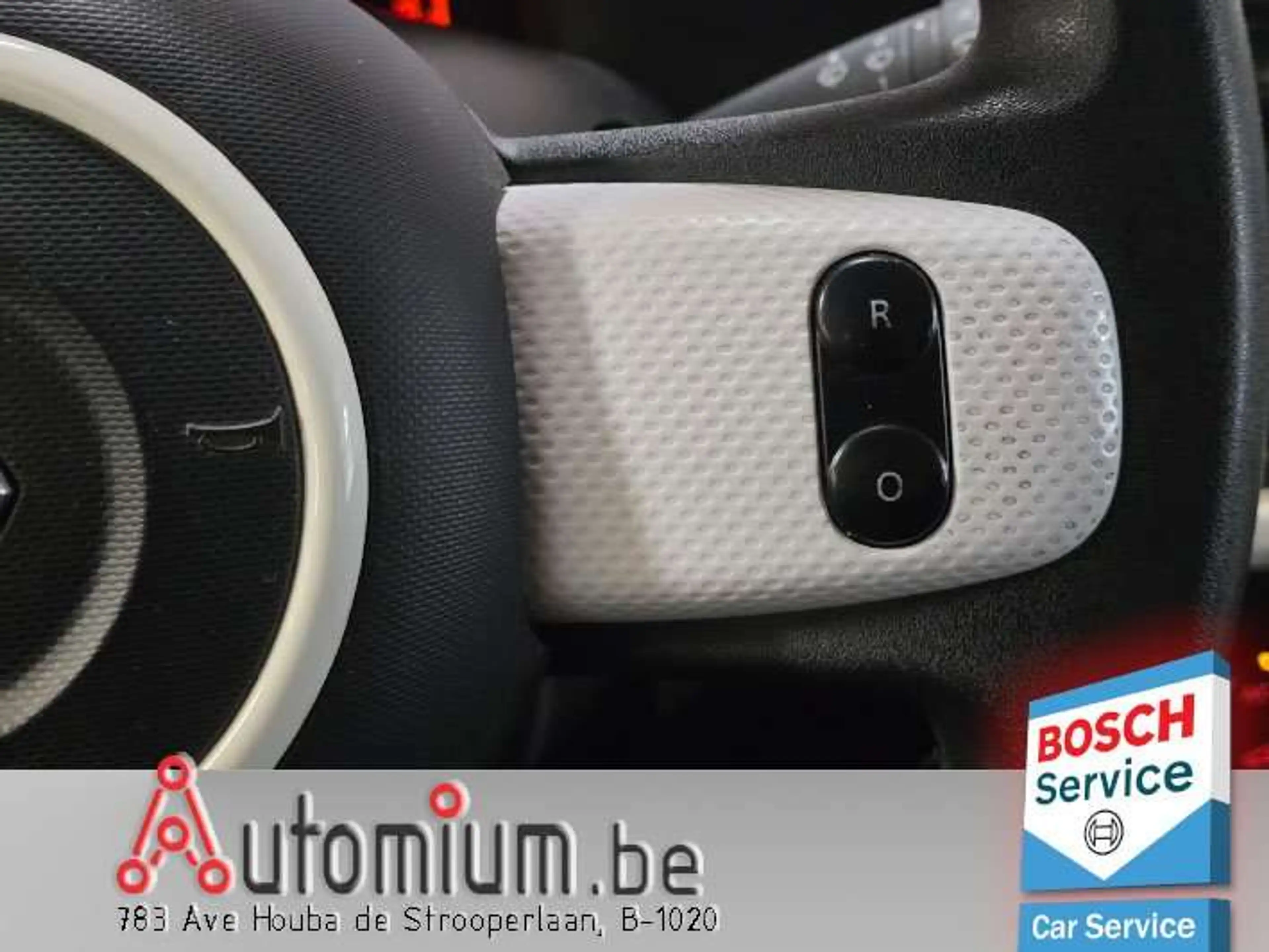 Renault Twingo Twingo 1.0i SCe Iconic S — photo 12