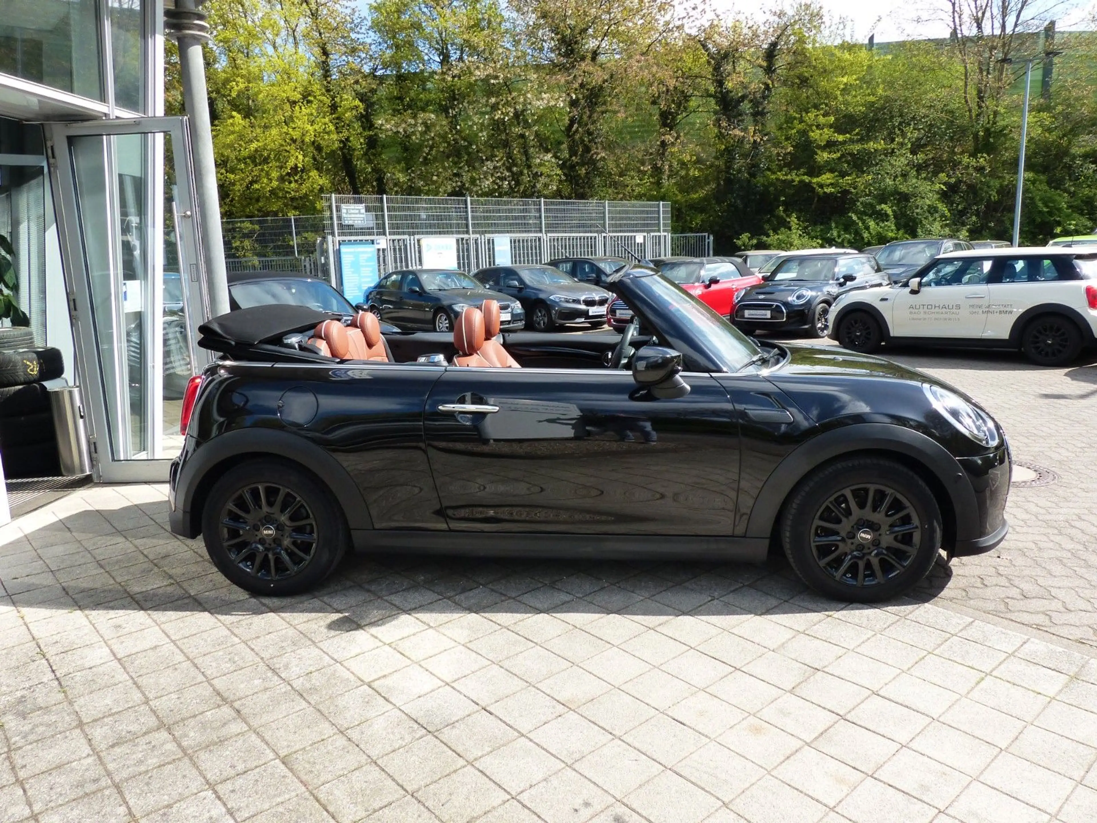 MINI One Cabrio Classic Trim, Leder Chester, Navi uvm — photo 2