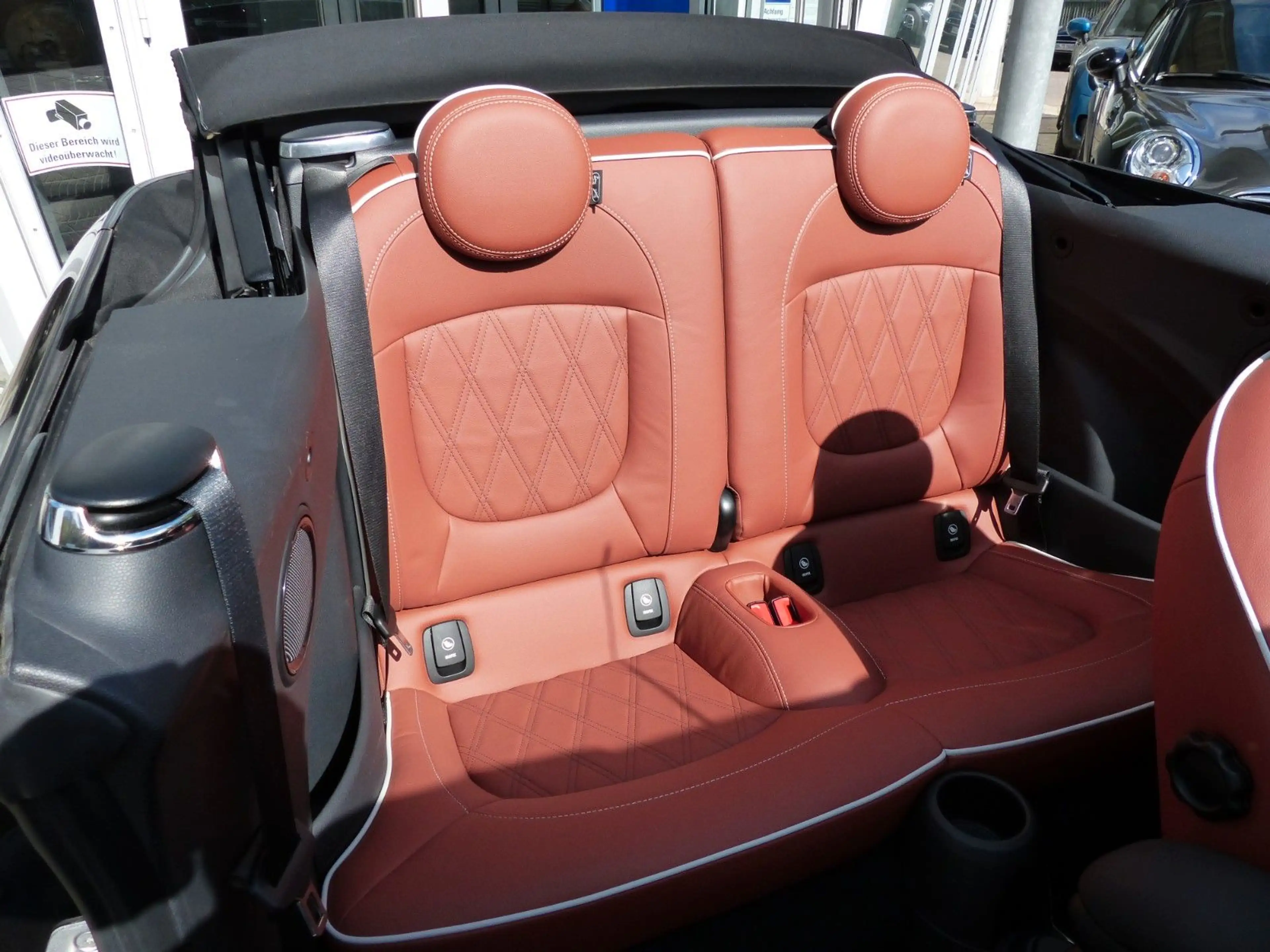 MINI One Cabrio Classic Trim, Leder Chester, Navi uvm — photo 15