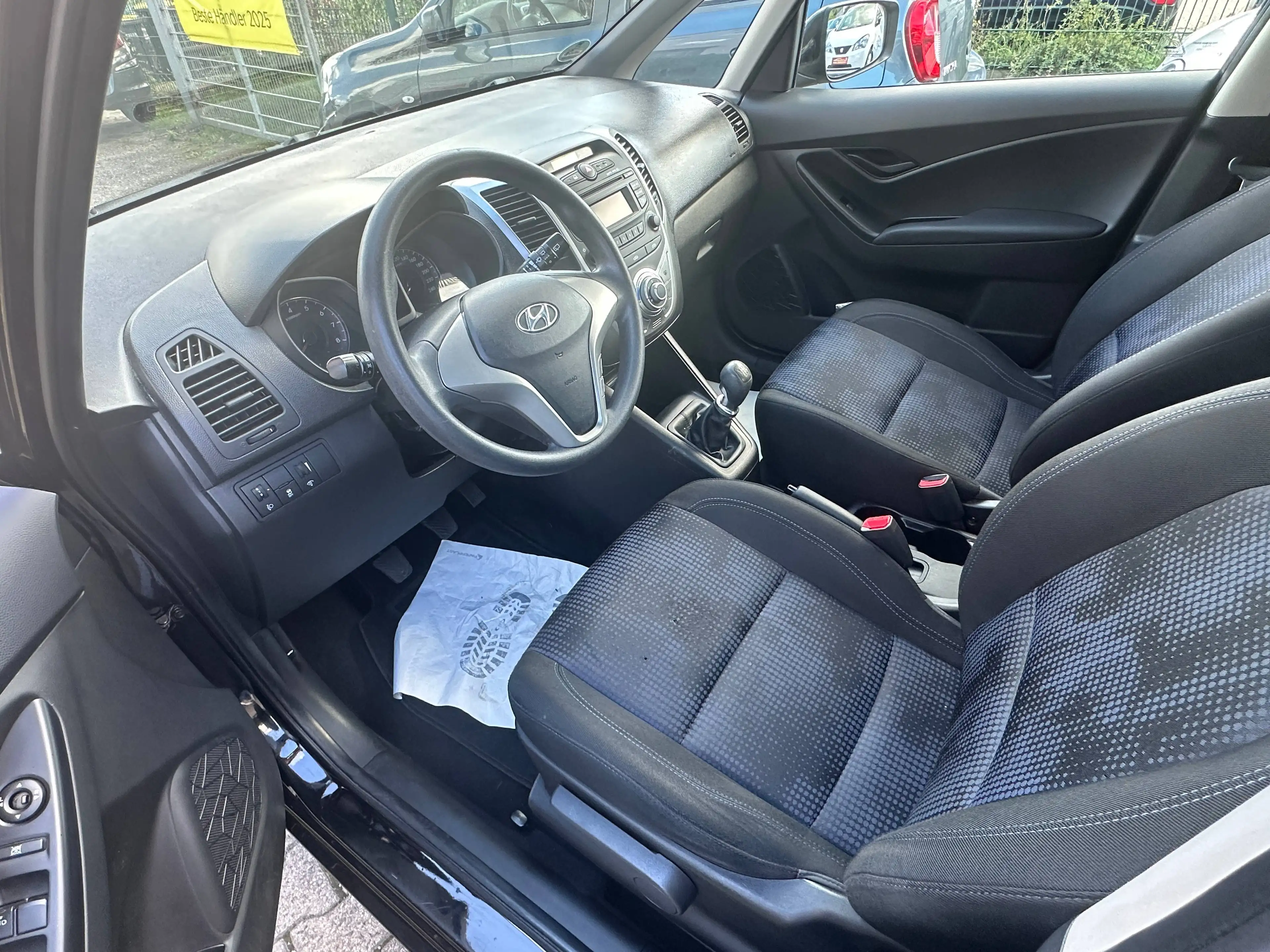 Hyundai iX20 Classic WENIG KM TÜV NEU — photo 8