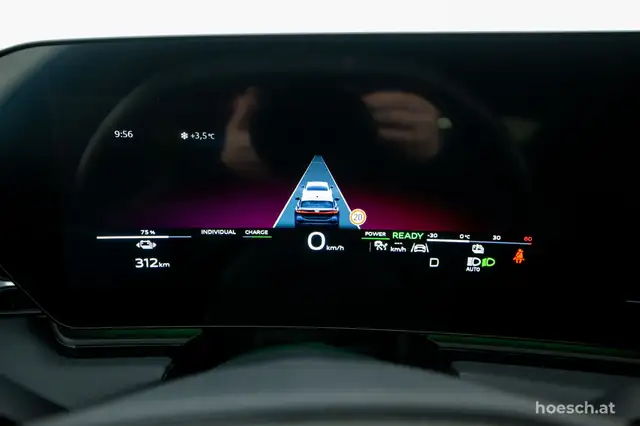 Audi A6 view 12